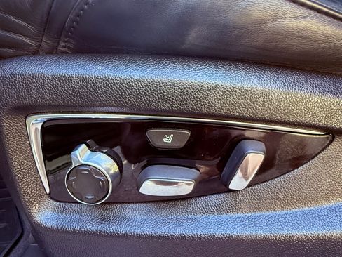 Used 2015 Cadillac Escalade ESV Platinum image 17