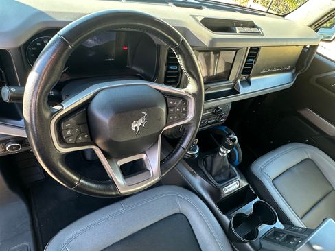 Used 2022 Ford Bronco Black Diamond image 12