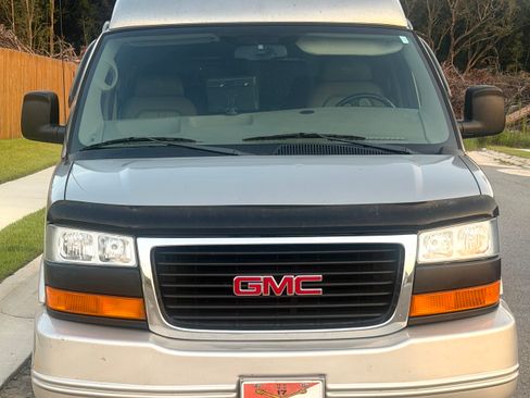 Used 2004 GMC Savana 1500 w/ Preferred Equipment Group RWD image 5