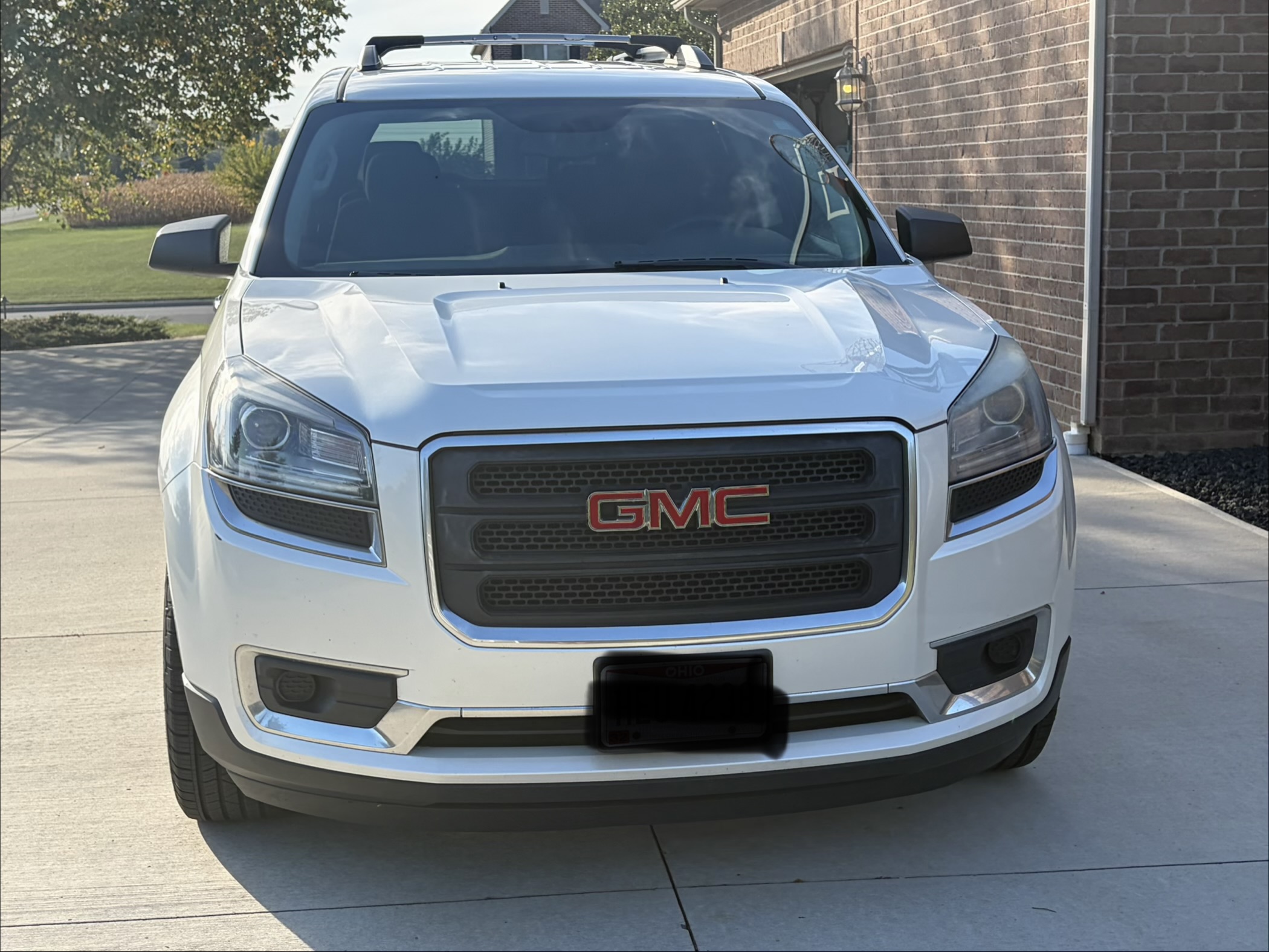Used 2014 GMC Acadia SLE FWD image 1