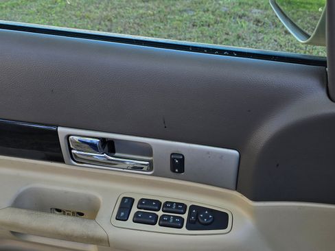 Used 2005 Lincoln LS image 11