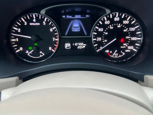 Used 2013 Nissan Pathfinder Platinum AWD/4WD image 11