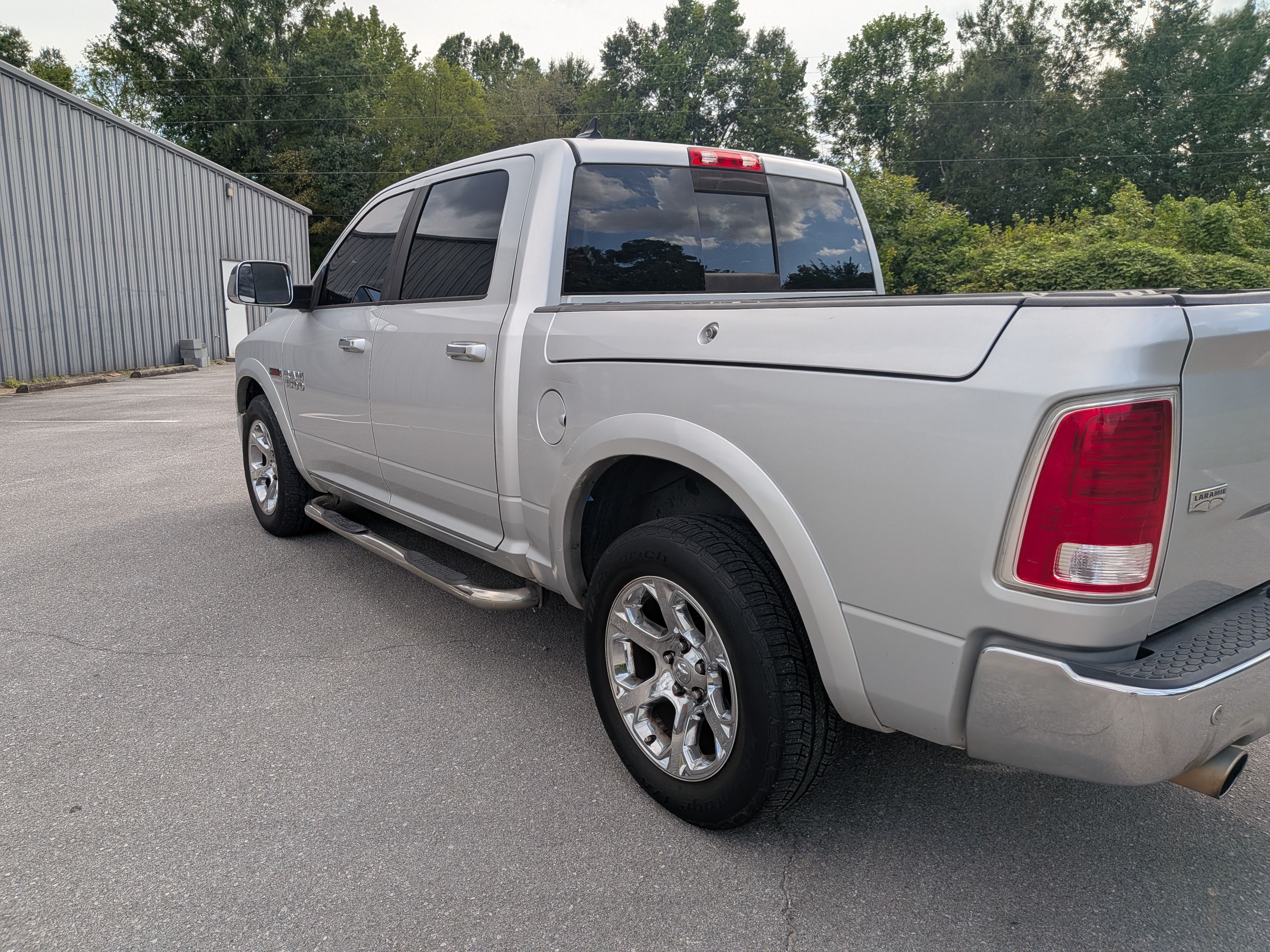 Used 2015 RAM 1500 Laramie AWD/4WD image 8