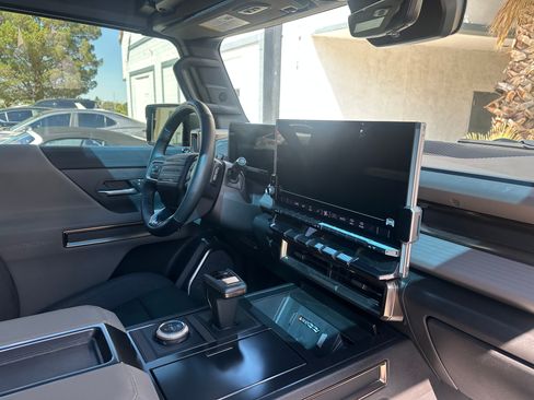 Used 2024 GMC Hummer EV 3X image 6