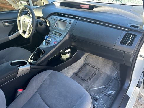 Used 2015 Toyota Prius Three FWD image 6