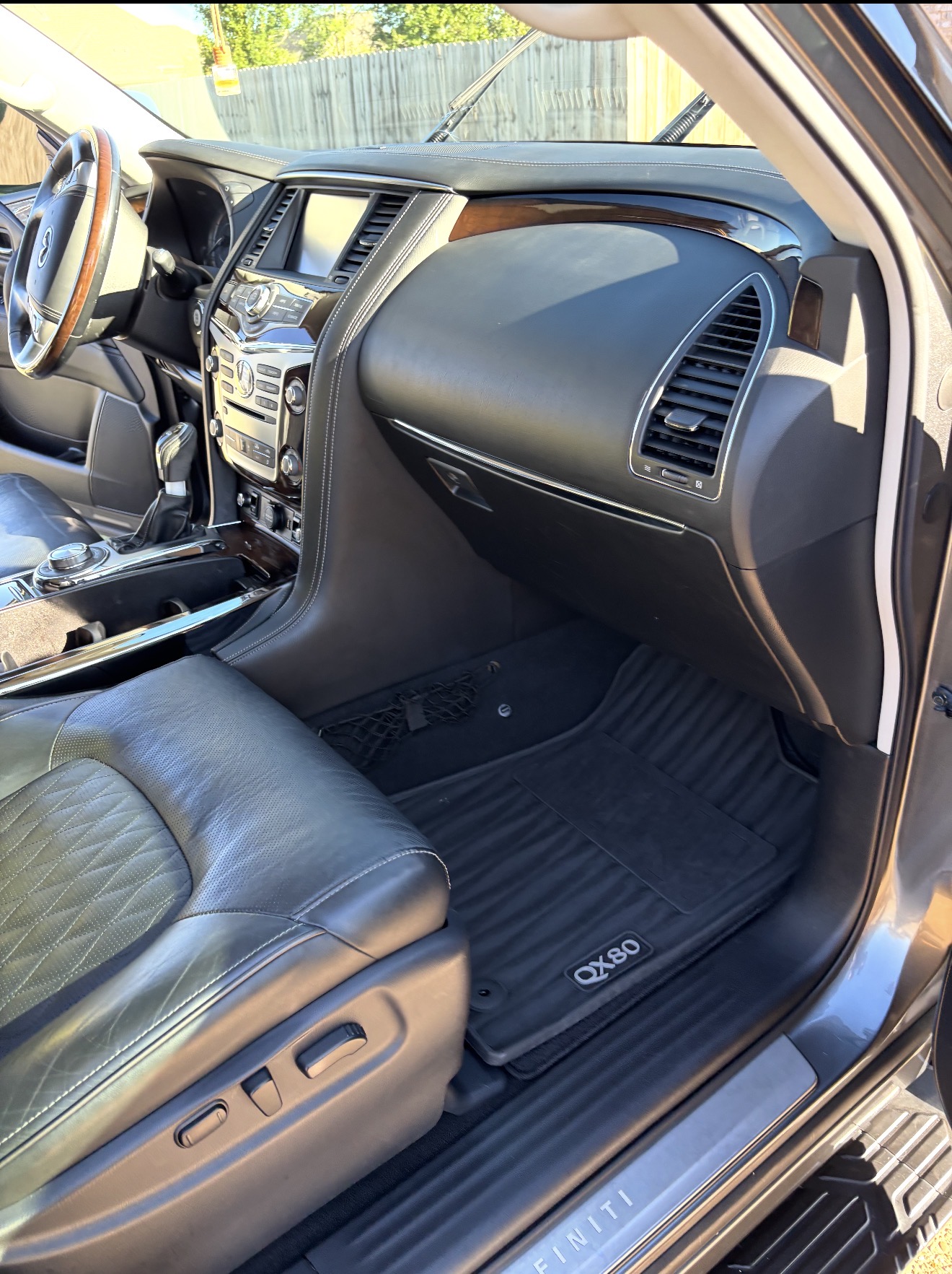 Used 2019 INFINITI QX80 Luxe w/ 22" Wheel Package AWD/4WD image 4
