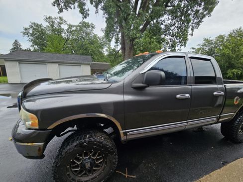 Used 2004 Dodge Ram 2500 Truck SLT w/ Trailer Tow Group image 2