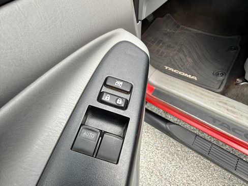 Used 2015 Toyota Tacoma 4x4 Access Cab w/ Convenience Package image 15
