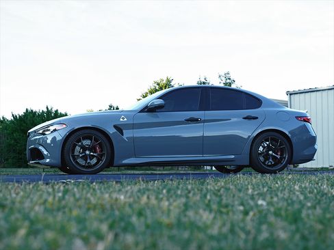 Used 2018 Alfa Romeo Giulia Quadrifoglio w/ Driver Assist Dynamic Package image 20