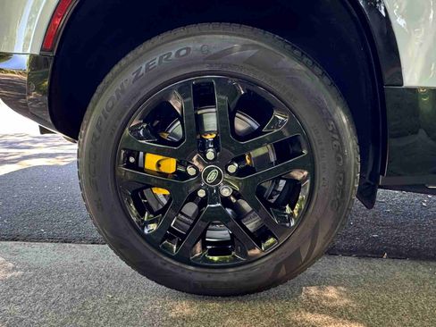 Used 2024 Land Rover Defender 110 X-Dynamic SE image 26