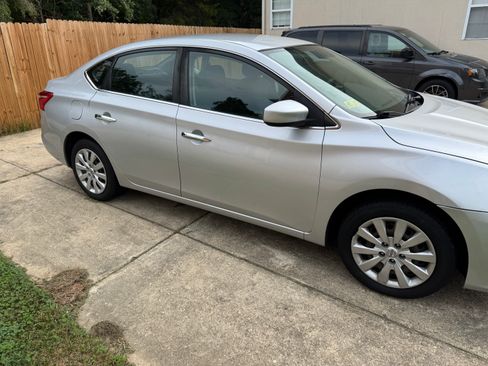 Used 2019 Nissan Sentra S FWD image 19