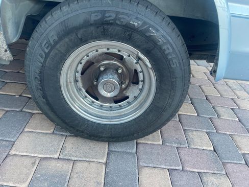 Used 1999 Ford E-150 and Econoline 150 image 10