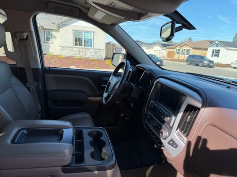 Used 2015 GMC Sierra 1500 SLT w/ SLT Crew Cab Value Package image 6