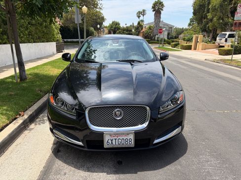 Used 2012 Jaguar XF RWD image 9