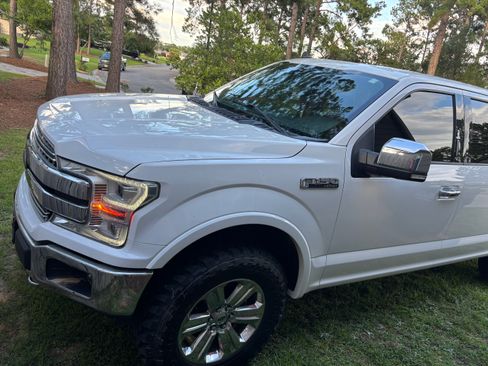 Used 2020 Ford F150 Lariat w/ Equipment Group 502A Luxury AWD/4WD image 2
