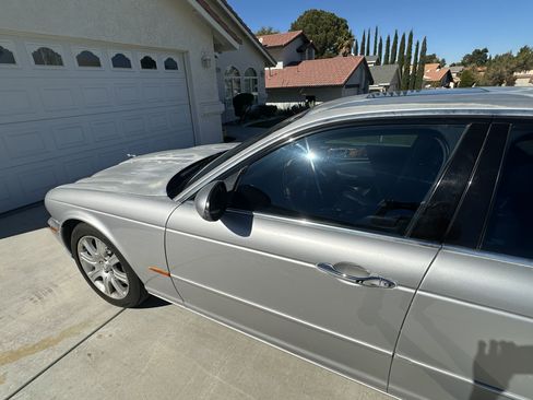Used 2005 Jaguar XJ8 image 26