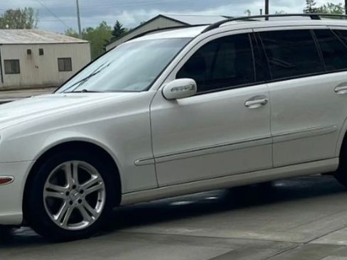 Used 2005 Mercedes-Benz E 500 4MATIC Wagon image 5