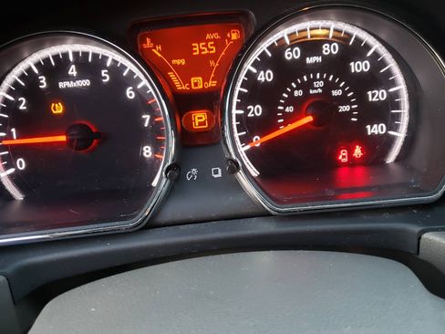 Used 2012 Nissan Versa SV image 15