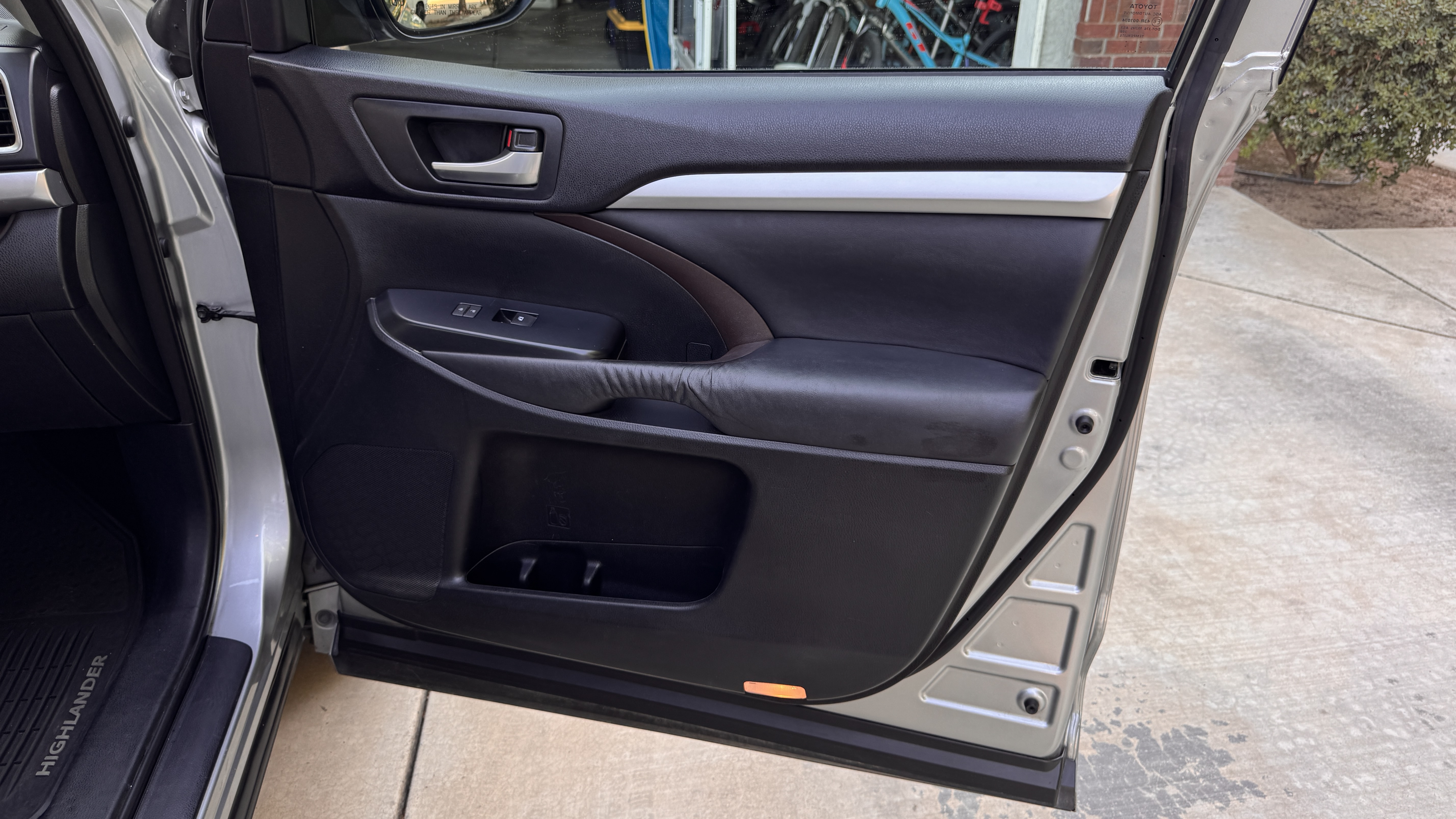 Used 2015 Toyota Highlander XLE FWD image 20