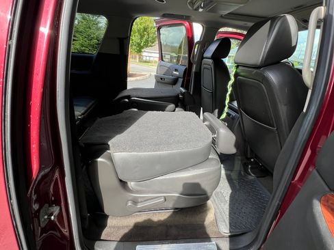 Used 2008 Chevrolet Suburban 2500 LT AWD/4WD image 9