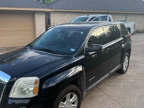 Used 2013 GMC Terrain SLE FWD image 2