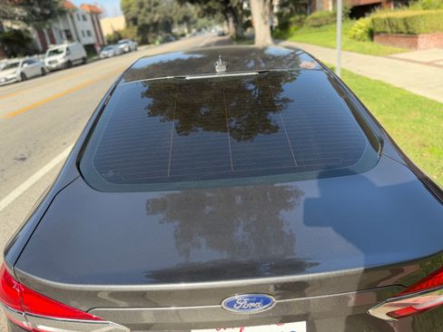 Used 2019 Ford Fusion SE image 9