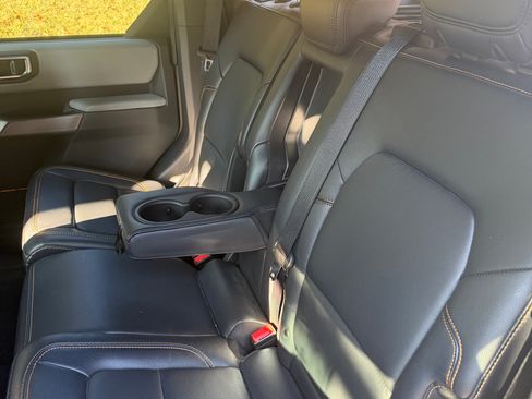 Used 2022 Ford Bronco Badlands image 15