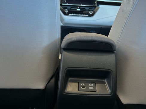 Used 2025 Toyota Corolla LE image 13