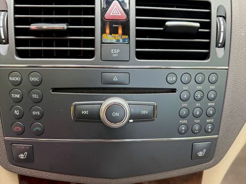 Used 2009 Mercedes-Benz C 300 4MATIC Sedan image 31