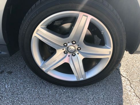 Used 2011 Mercedes-Benz GL 550 4MATIC image 29