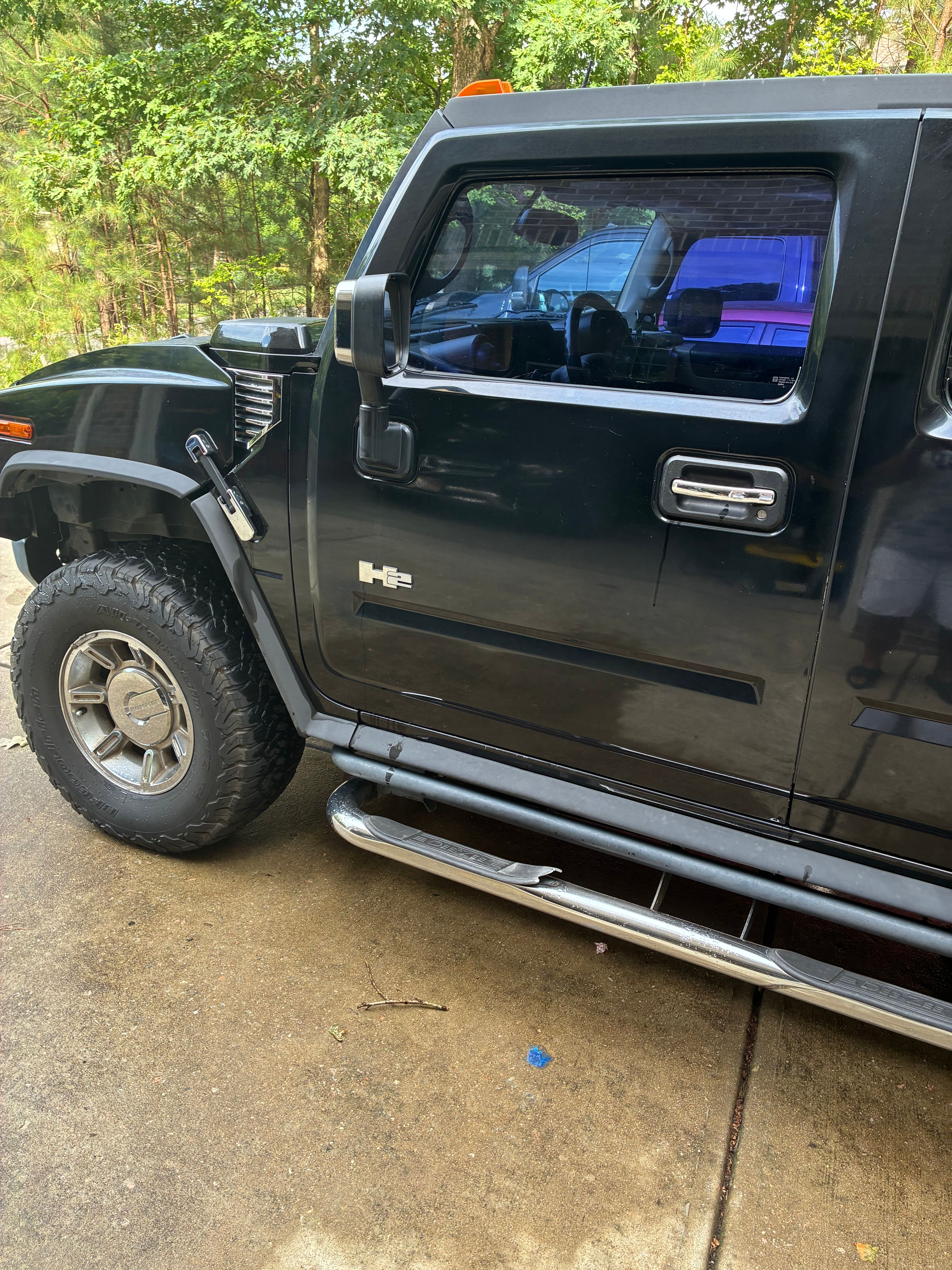 Used 2004 HUMMER H2 w/ Preferred Equipment Group AWD/4WD image 2