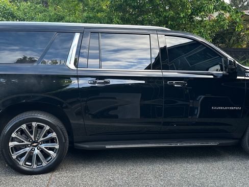 Used 2025 Chevrolet Suburban High Country w/ Sun And Tow Package AWD/4WD image 2
