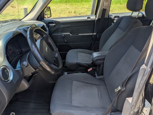 Used 2010 Jeep Patriot Sport FWD image 4