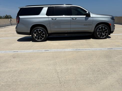 Used 2023 Chevrolet Suburban RST w/ Sport Performance Package AWD/4WD image 4