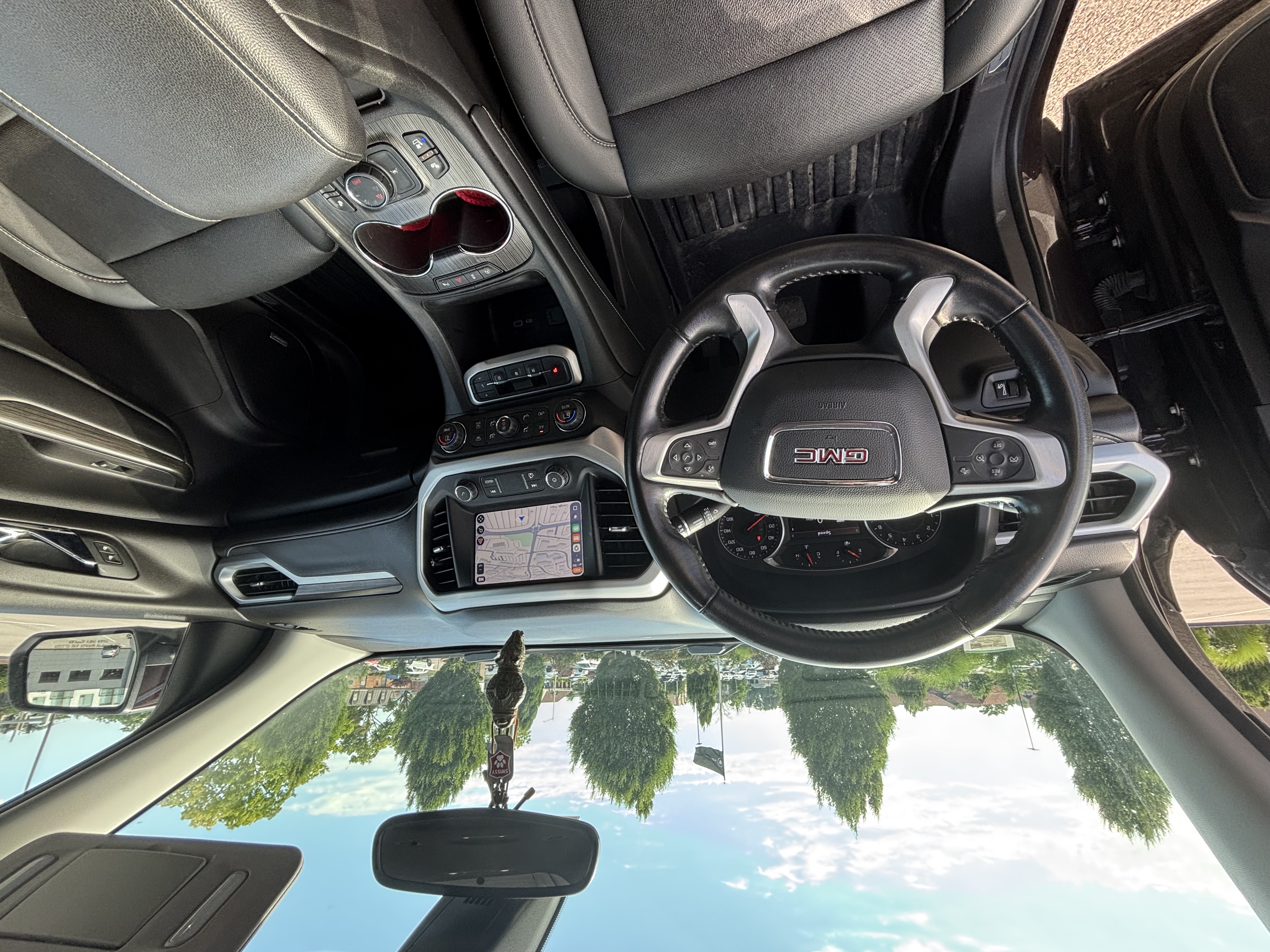 Used 2021 GMC Acadia SLT w/ Premium Package AWD/4WD image 1