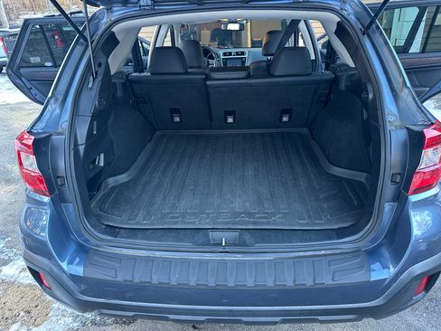 Used 2018 Subaru Outback 2.5i Limited image 11