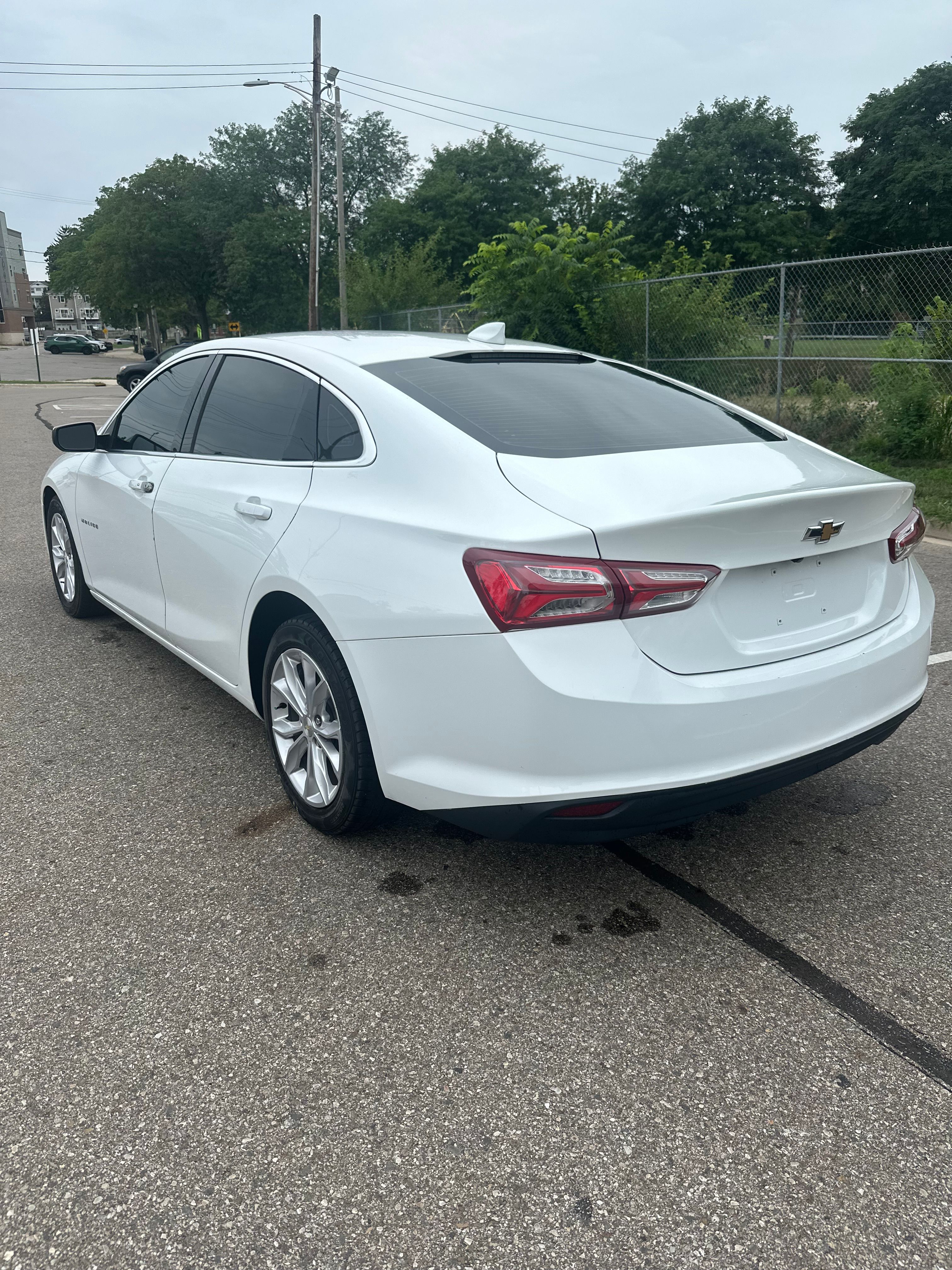 Used 2020 Chevrolet Malibu LT FWD image 1
