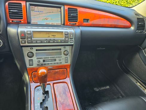 Used 2002 Lexus SC 430 Convertible image 21