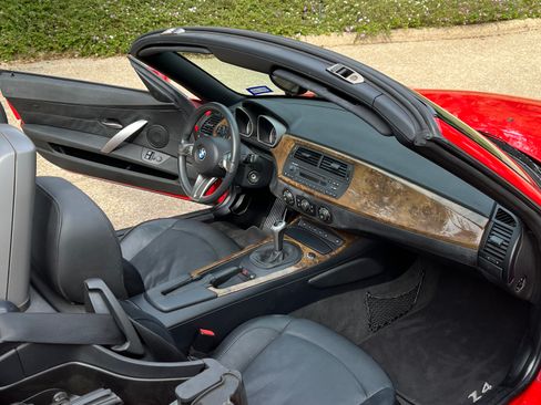 Used 2006 BMW Z4 3.0i image 25