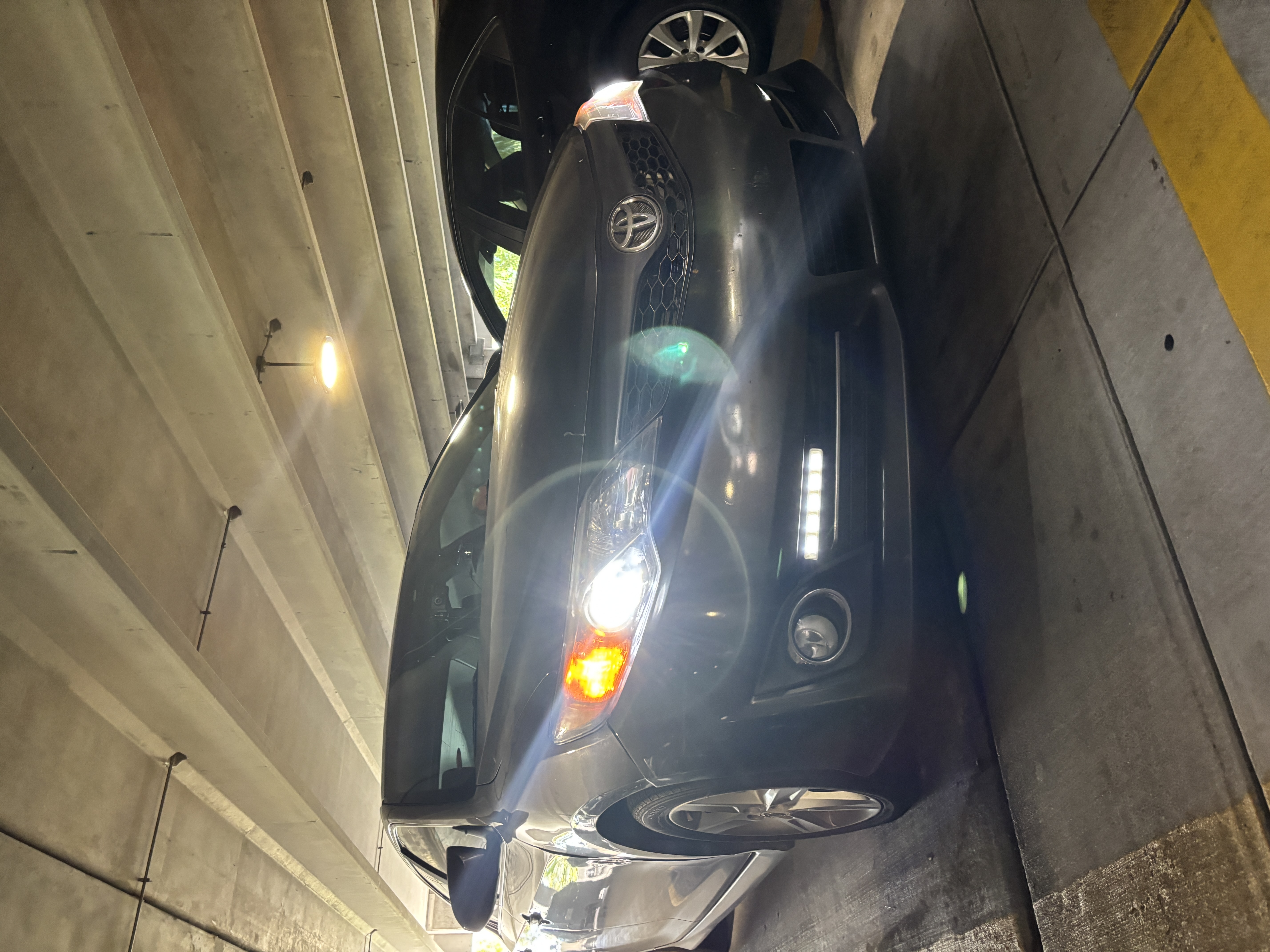Used 2013 Toyota Camry SE FWD image 6