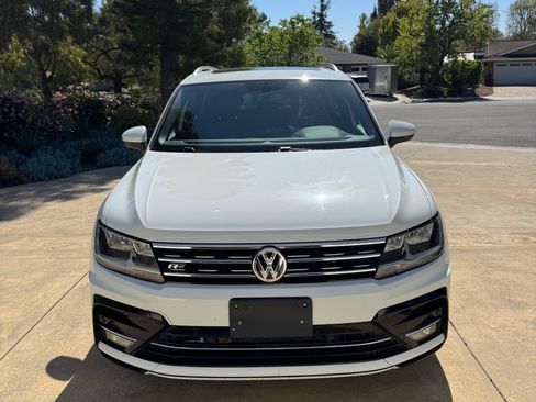 Used 2018 Volkswagen Tiguan SEL image 4