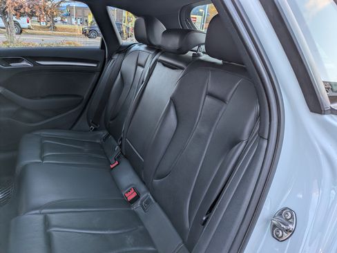 Used 2018 Audi A3 e-tron Premium image 10