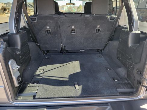 Used 2018 Jeep Wrangler Unlimited Rubicon image 8