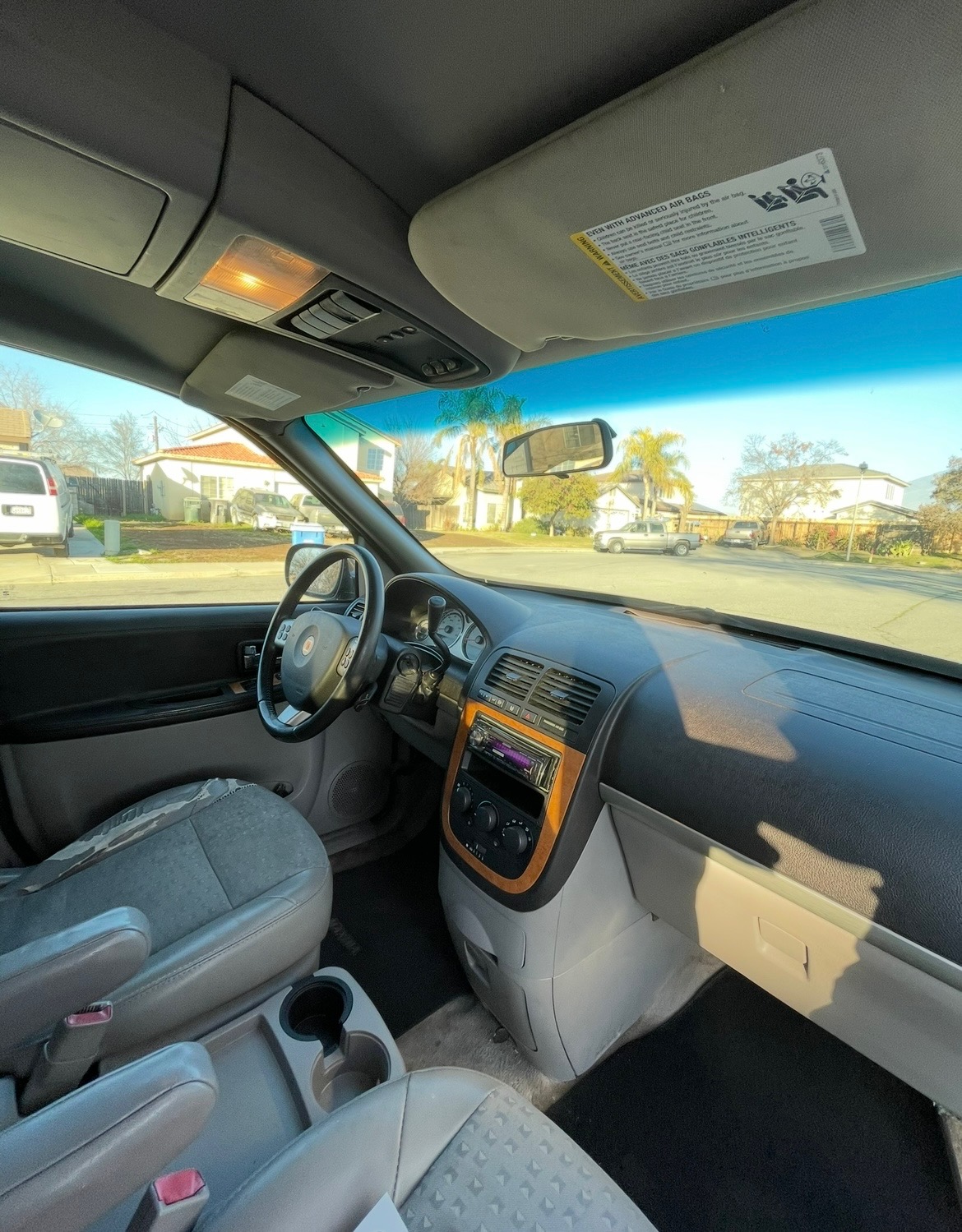 Used 2005 Saturn Relay Level 3 w/ Safety Pkg FWD image 10