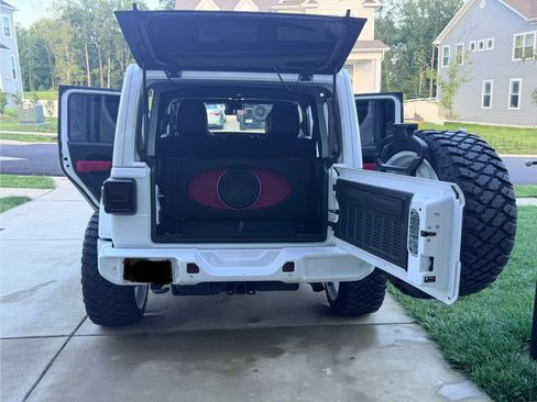 Used 2021 Jeep Wrangler Unlimited Sport w/ Sun And Sound Package AWD/4WD image 9