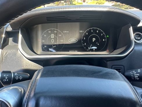 Used 2017 Land Rover Range Rover HSE AWD/4WD image 17