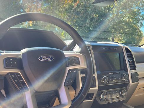 Used 2019 Ford F250 Lariat w/ Lariat Ultimate Package image 9