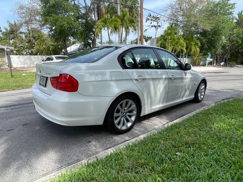 Used 2011 BMW 328i xDrive Sedan image 4