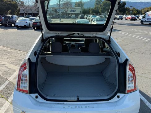 Used 2015 Toyota Prius Two image 10