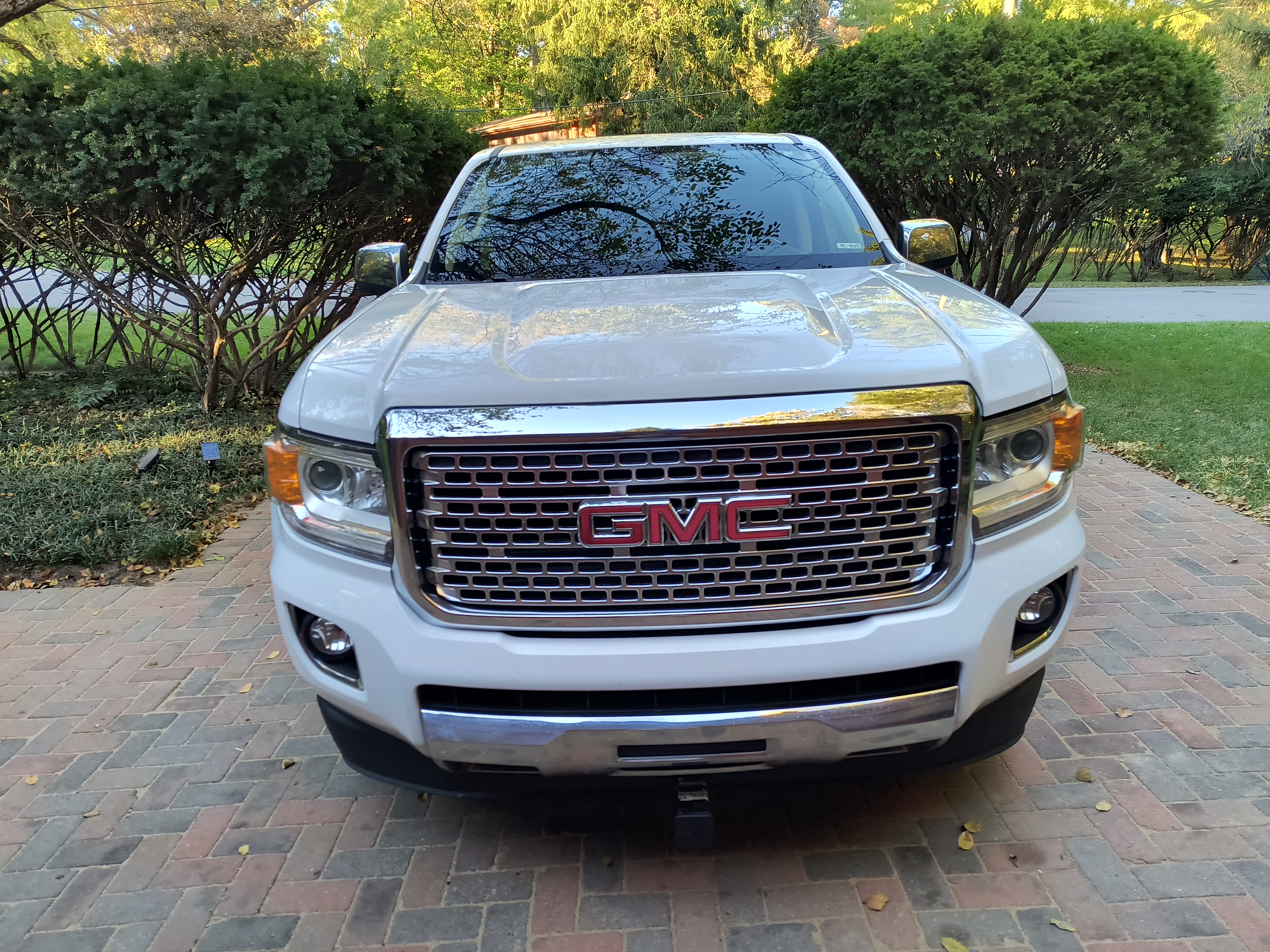 Used 2017 GMC Canyon Denali AWD/4WD image 1